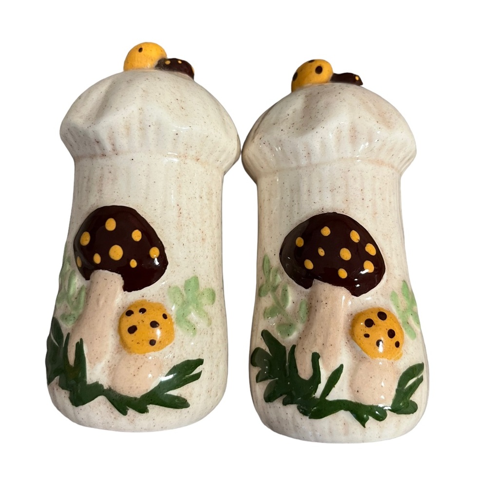 Vintage Arnel’s Mushroom Salt & Pepper Shakers